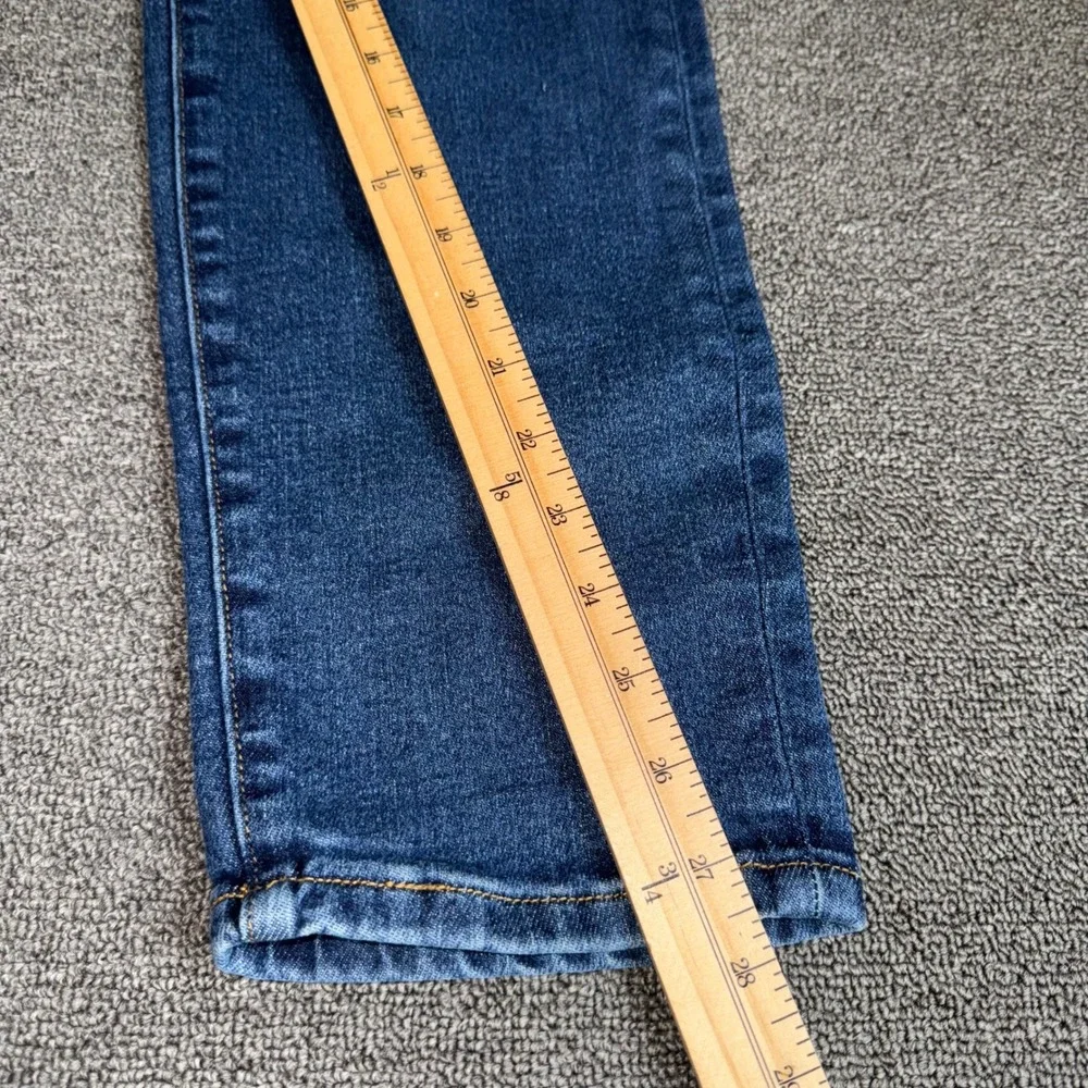Risen Jeans Medium Wash Straight Leg High Rise Denim Blue Size 3/26 Casual Wear
